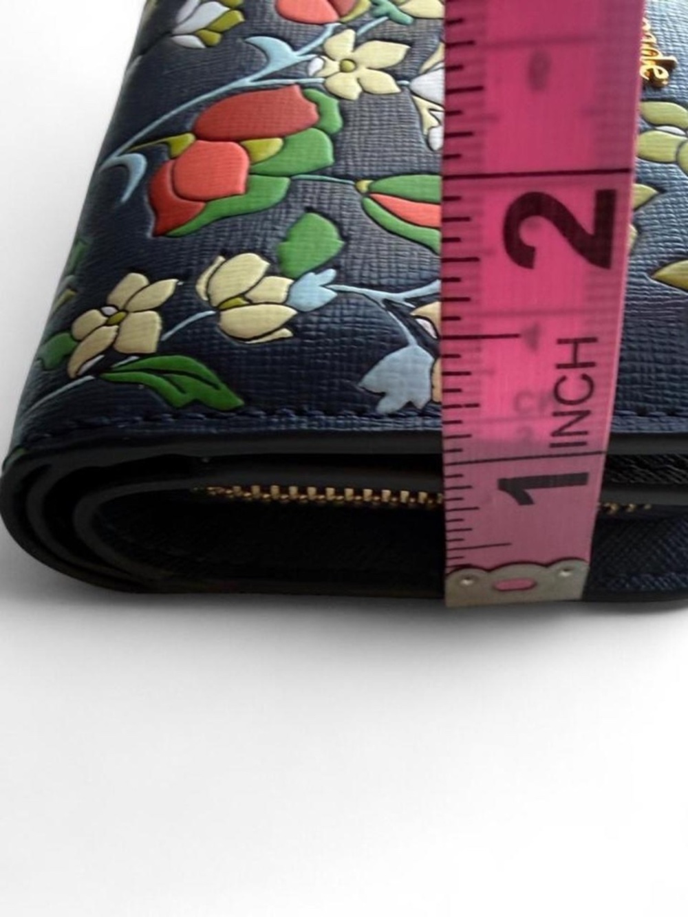 Kate Spade New York Morgan Flower Bed Navy Floral Bifold Wallet Like New - Picture 8 of 8